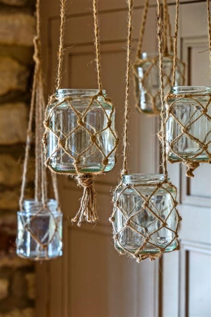 How do you hang mason jars with rope