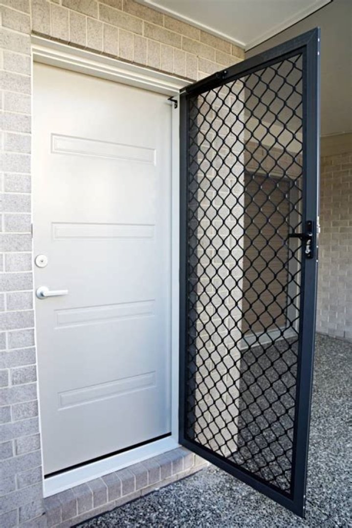 How much does a metal screen door cost