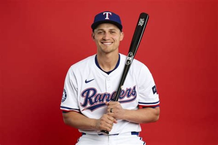 How much does Corey Seager make a year