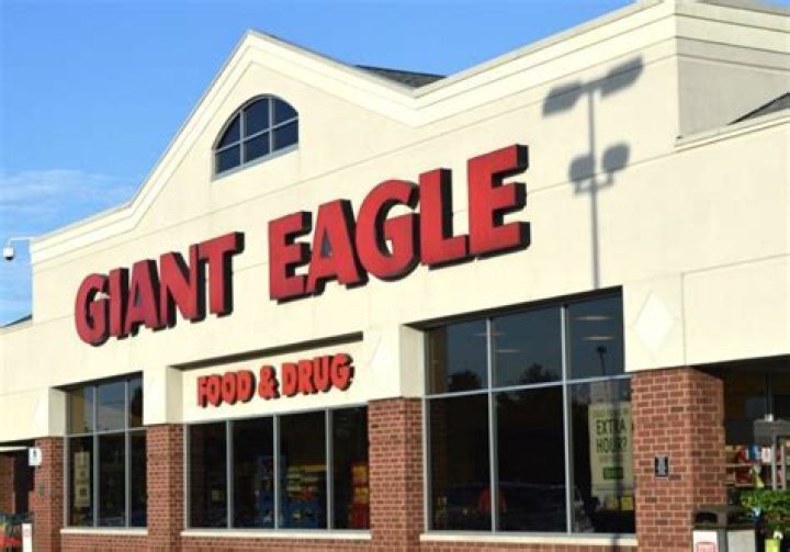 How much does Giant Eagle pay stockers